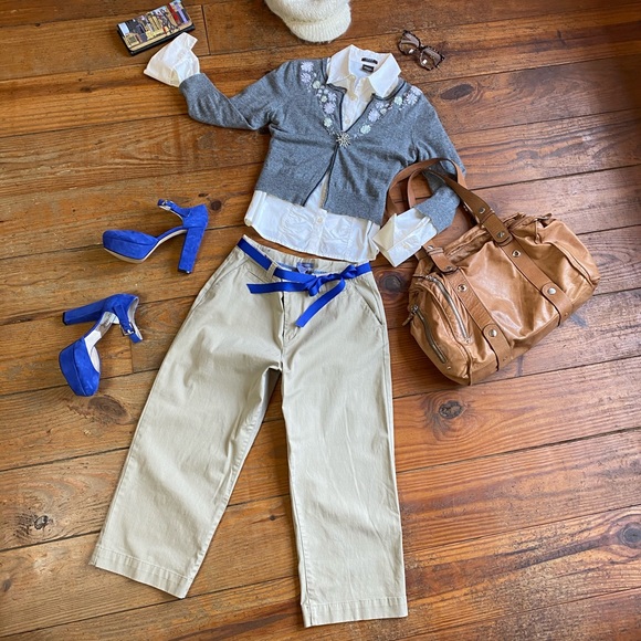 ❄️ Cropped Khakis by Cherokee, size 12 - Picture 1 of 5